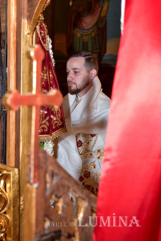 Hirotonie întru diacon la Parohia Militari 1 din București 215404