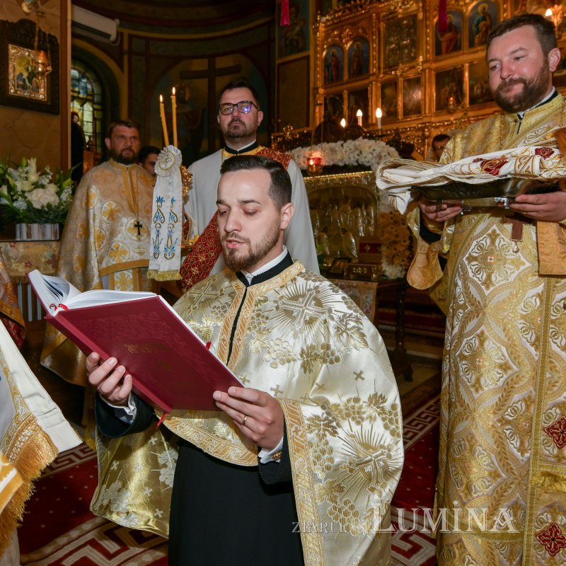 Hirotonie întru diacon la Parohia Militari 1 din București 215406