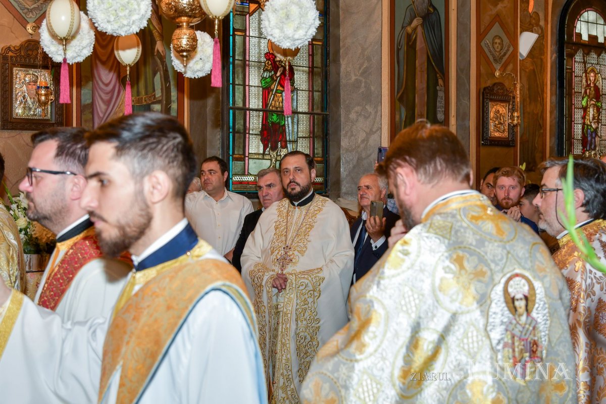 Hirotonie întru diacon la Parohia Militari 1 din București 215409