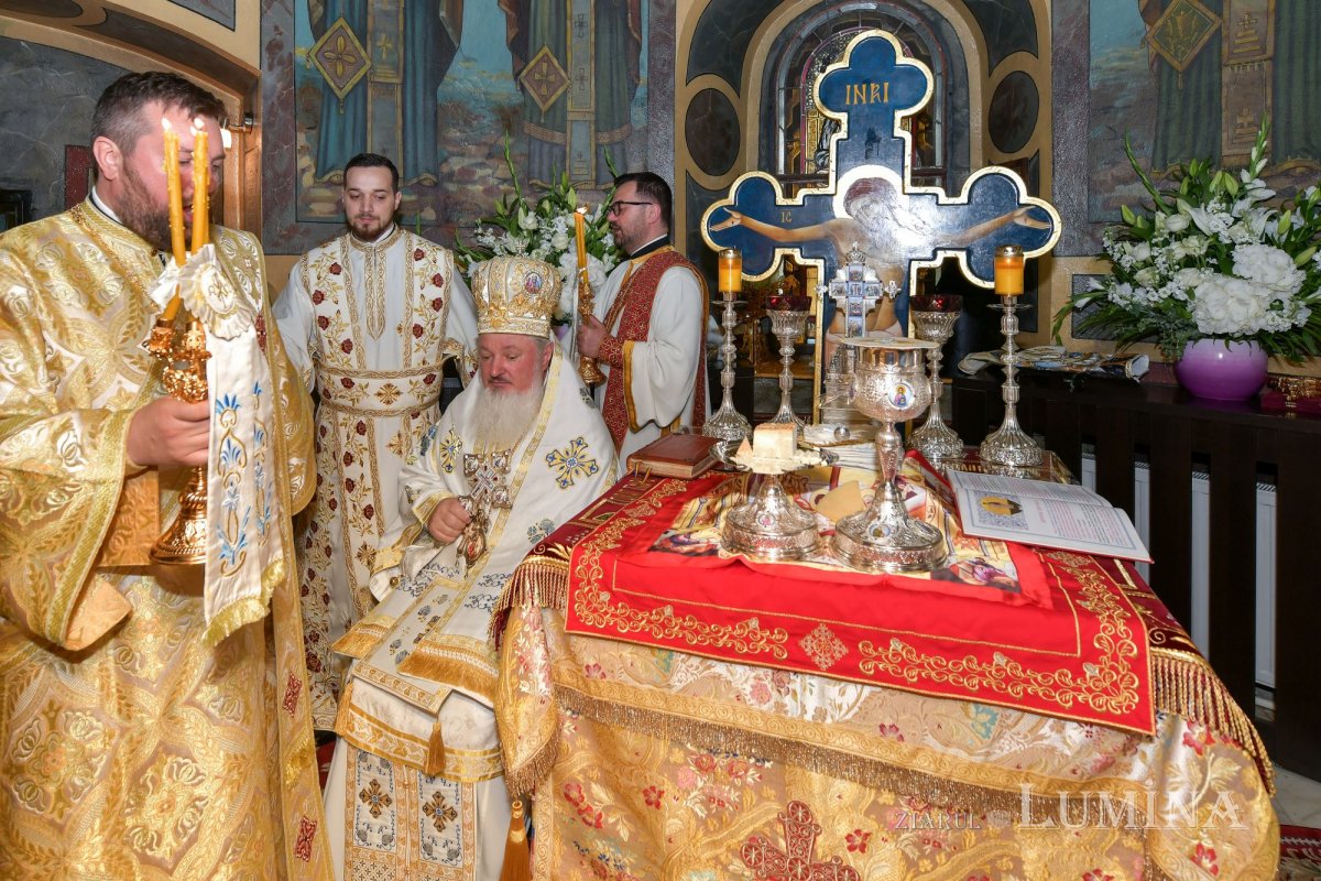 Hirotonie întru diacon la Parohia Militari 1 din București 215435