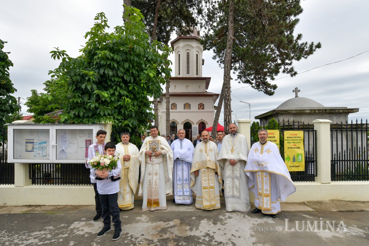 Înnoire și binecuvântare în parohia ilfoveană Balotești 215473