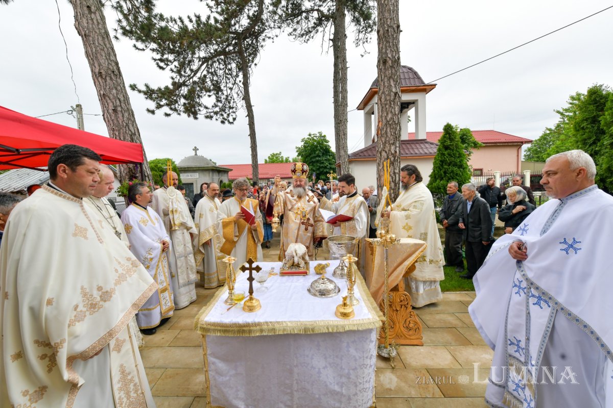 Înnoire și binecuvântare în parohia ilfoveană Balotești 215474