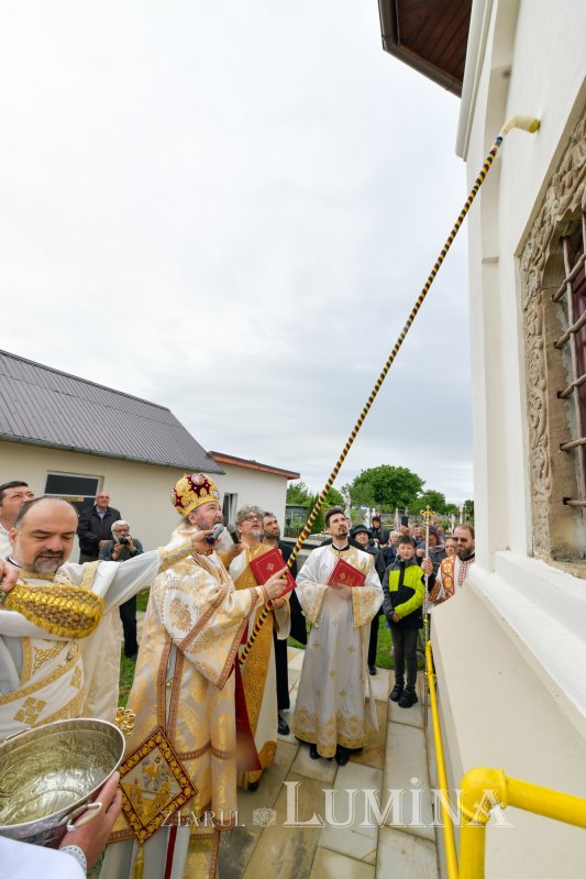 Înnoire și binecuvântare în parohia ilfoveană Balotești 215481
