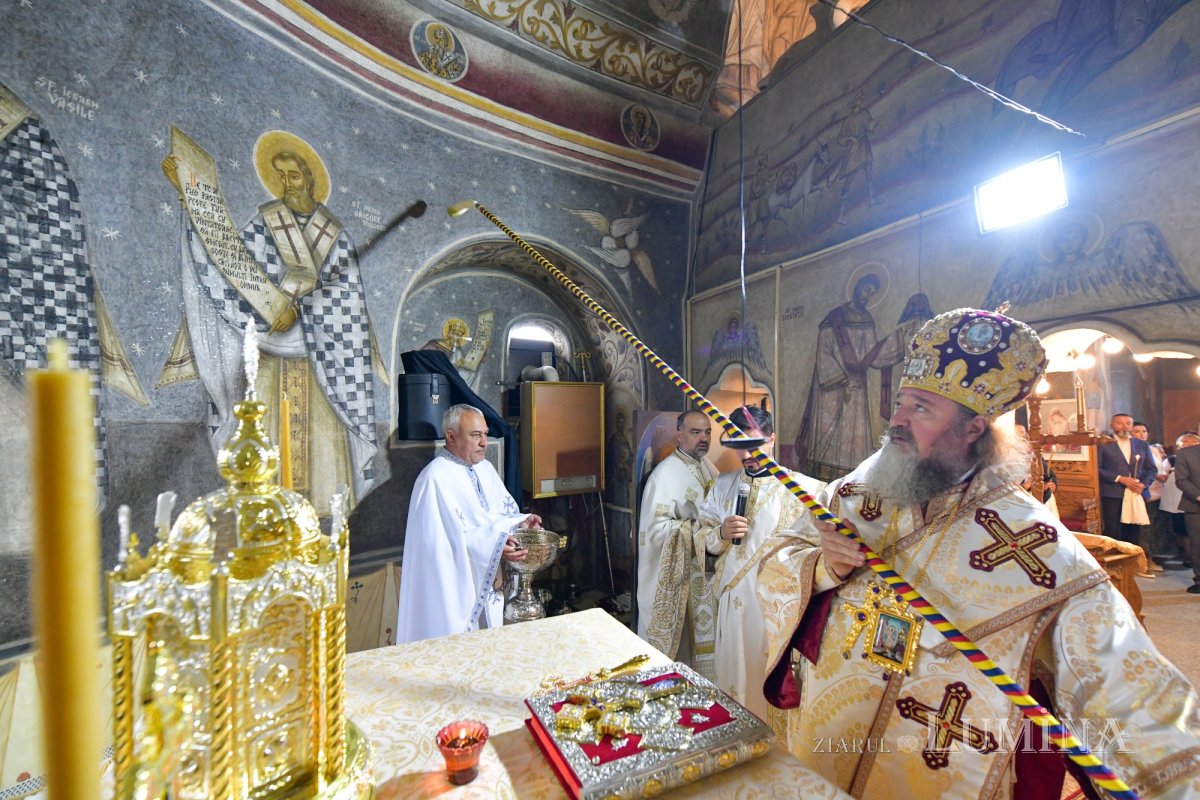 Înnoire și binecuvântare în parohia ilfoveană Balotești 215486