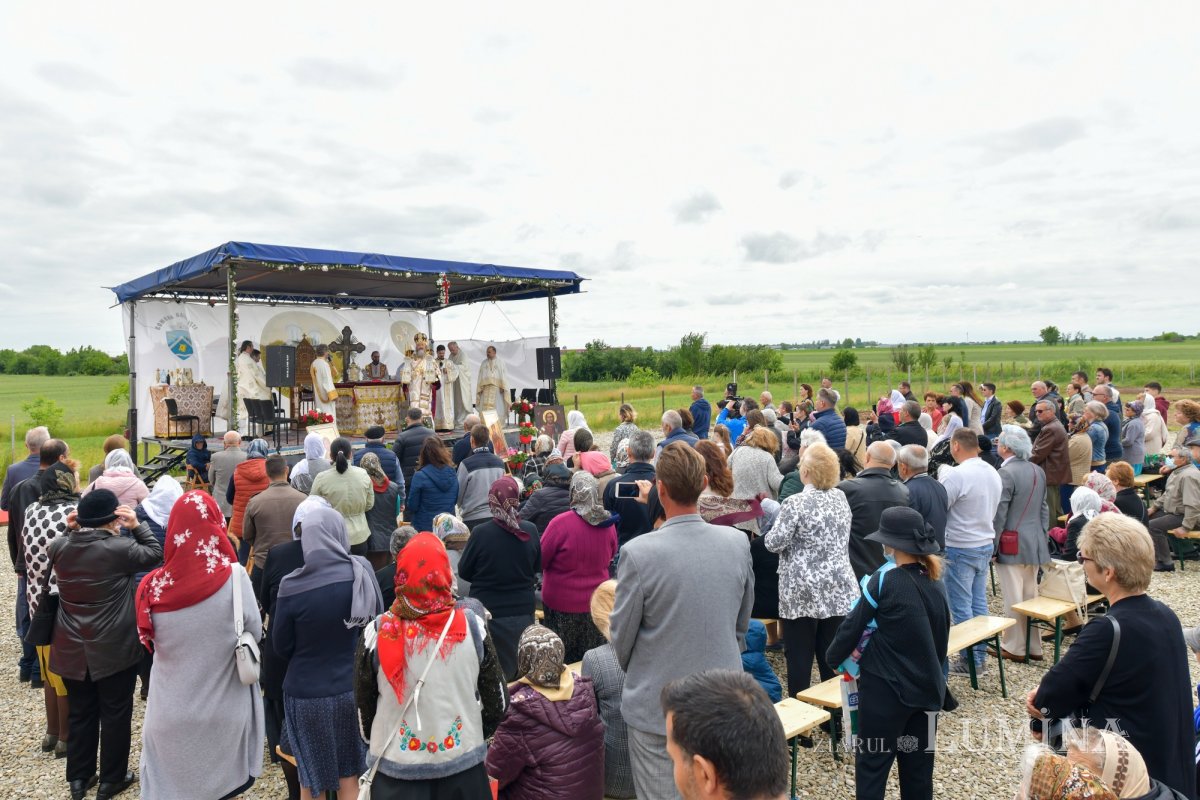 Înnoire și binecuvântare în parohia ilfoveană Balotești 215496