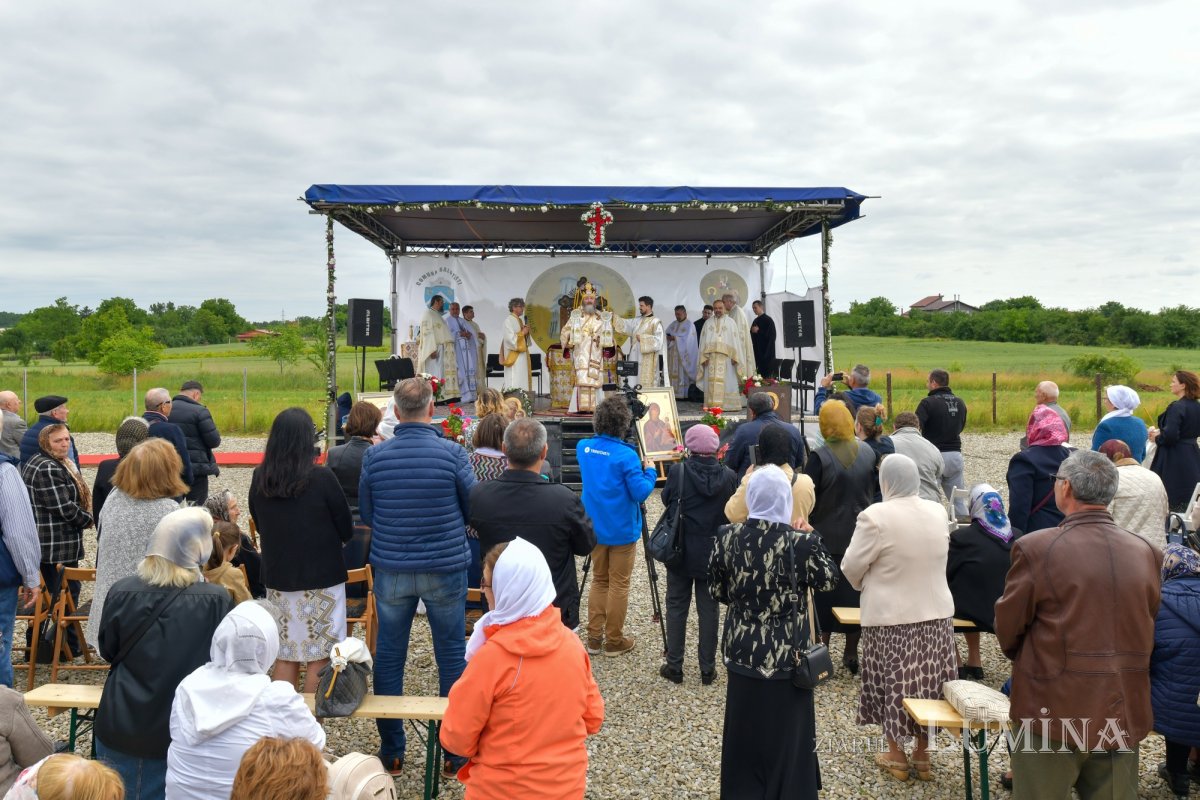 Înnoire și binecuvântare în parohia ilfoveană Balotești 215497