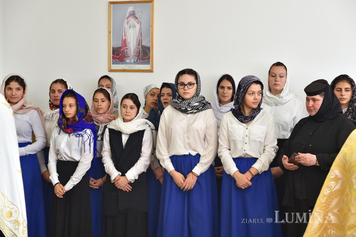 Zi de sărbătoare la Seminarul Teologic din Brănești 215653