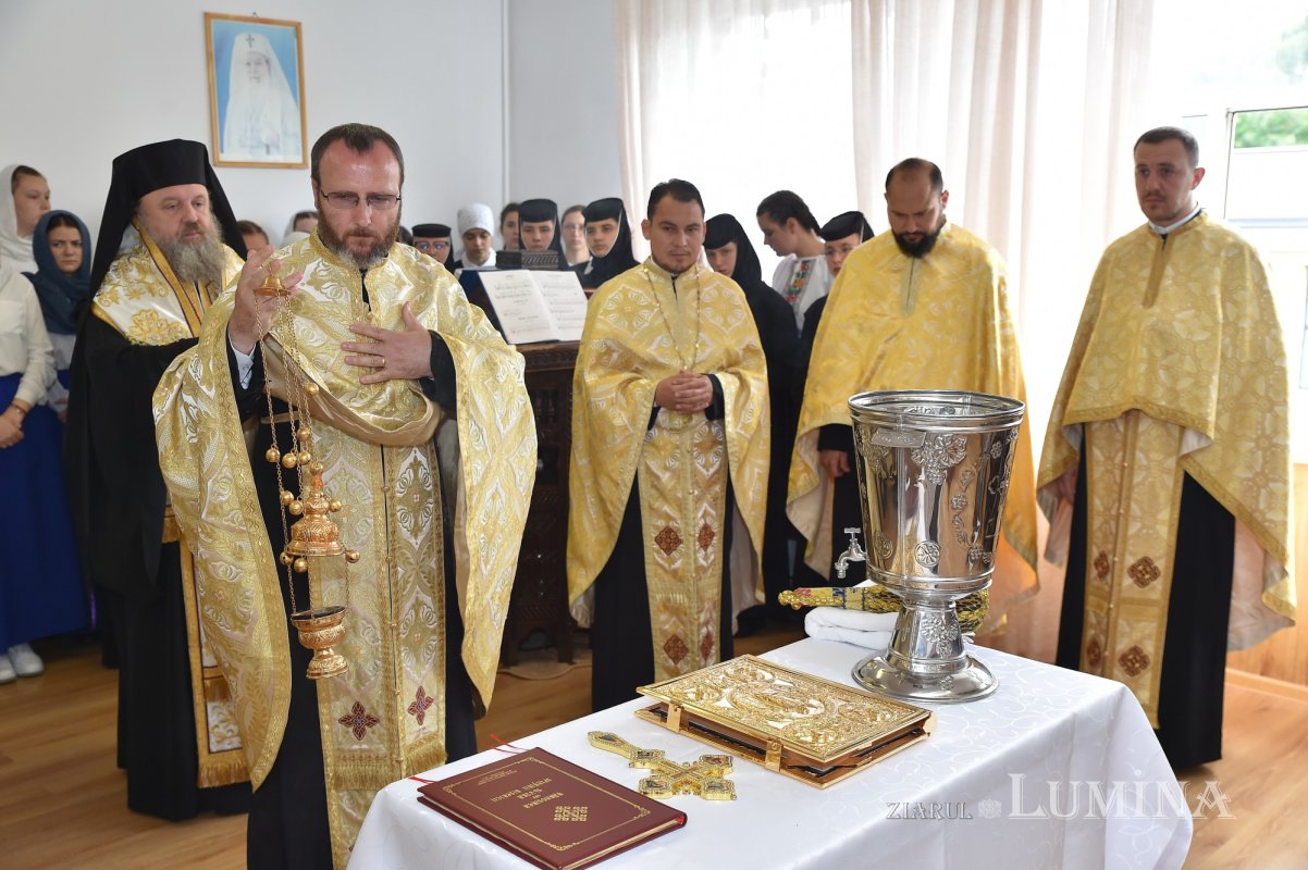 Zi de sărbătoare la Seminarul Teologic din Brănești 215658