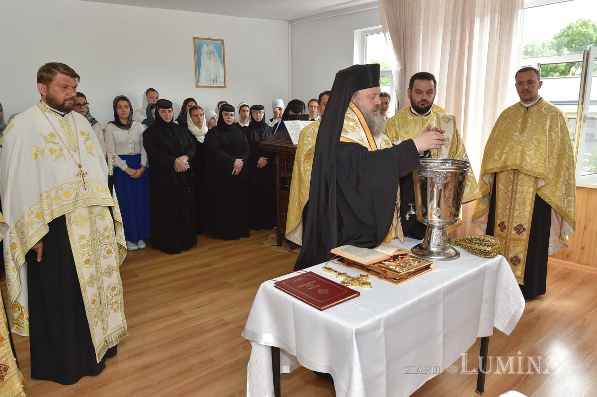 Zi de sărbătoare la Seminarul Teologic din Brănești 215660