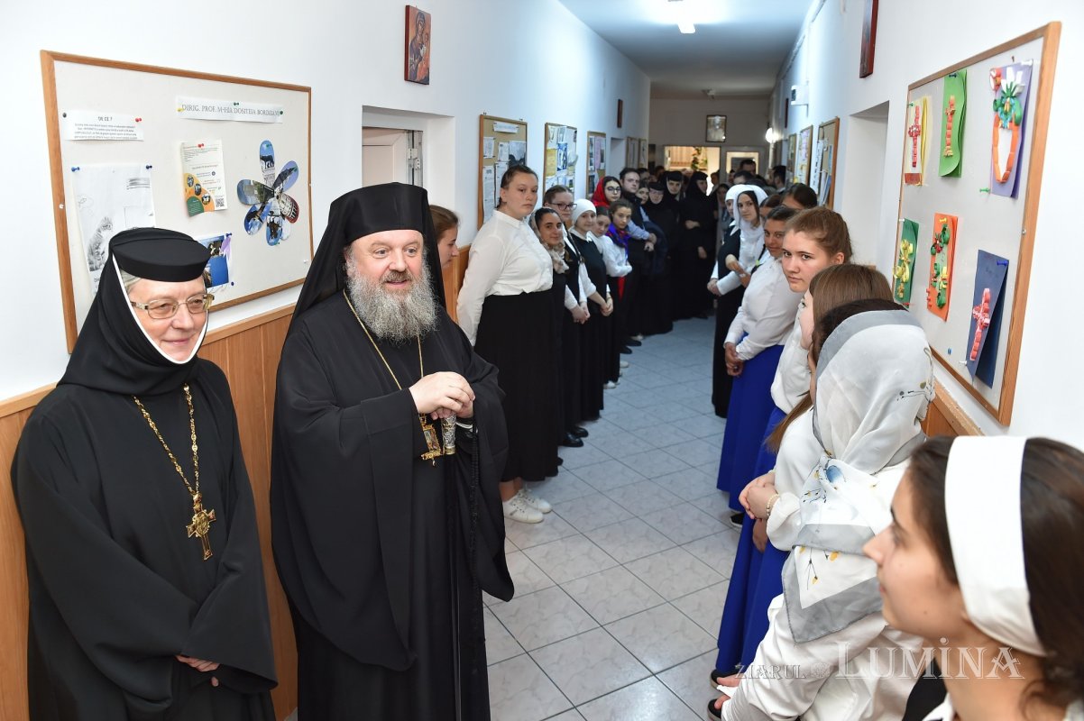 Zi de sărbătoare la Seminarul Teologic din Brănești 215676