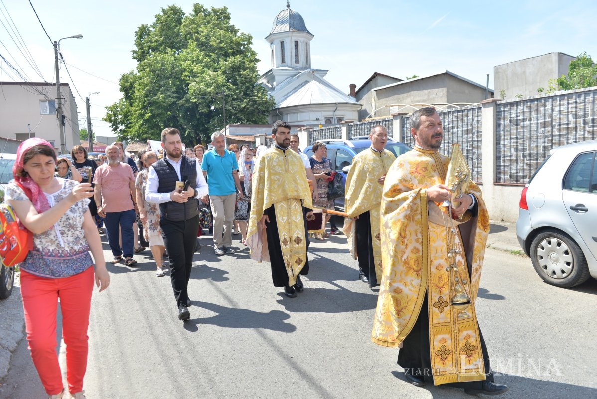 Procesiune cu Icoana Maicii Domnului „Siriaca” la o biserică din Capitală 216082