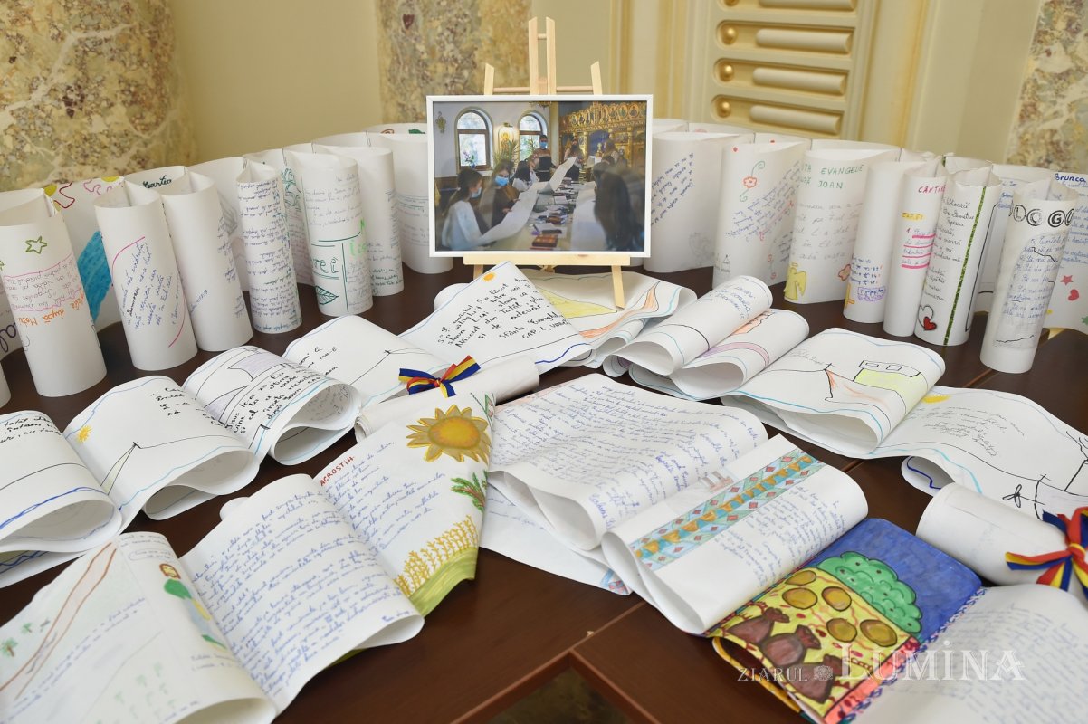 Vernisajul expoziției „Biblia călătoare și sfințitoare” la Palatul Patriarhiei 215933