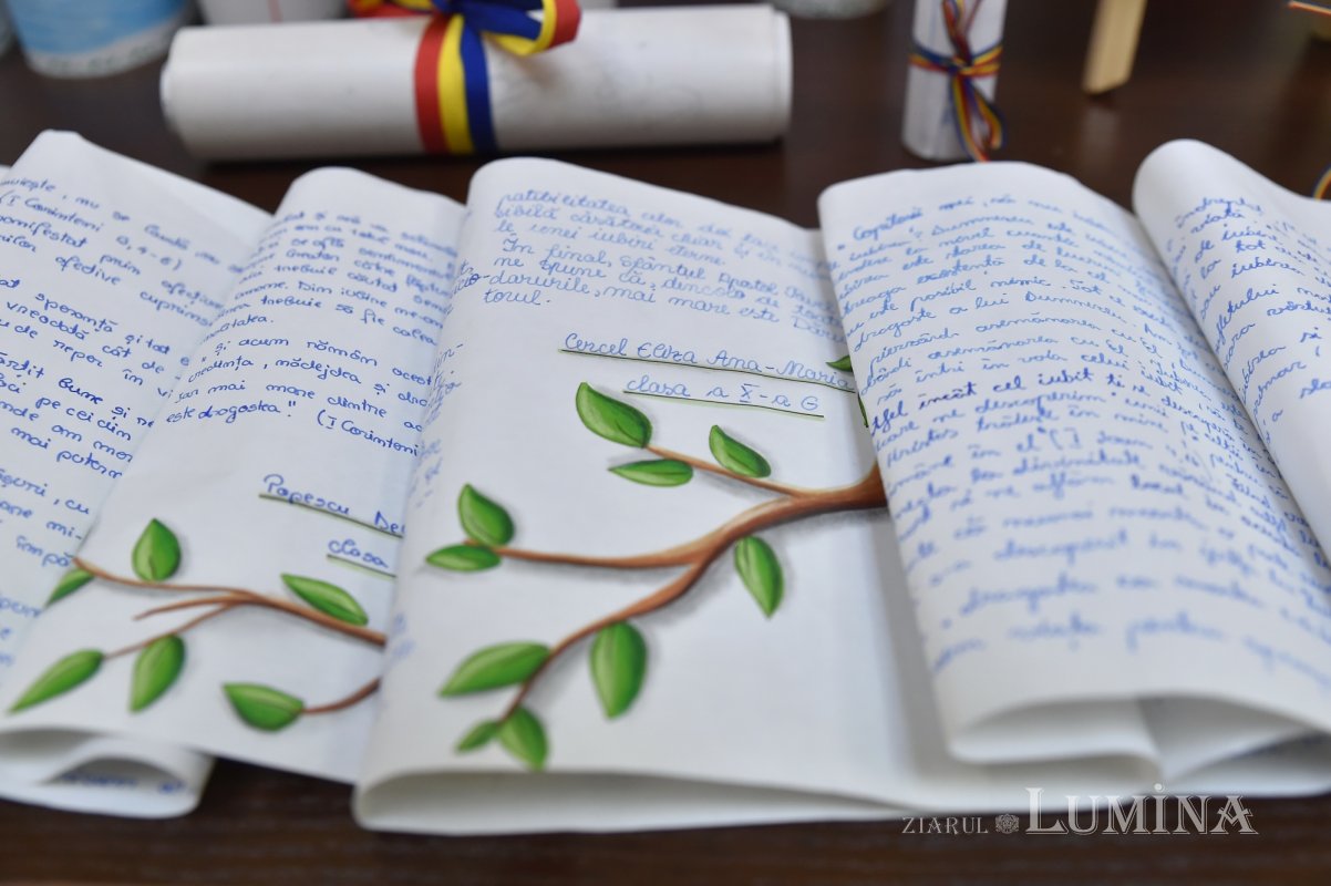 Vernisajul expoziției „Biblia călătoare și sfințitoare” la Palatul Patriarhiei 215936