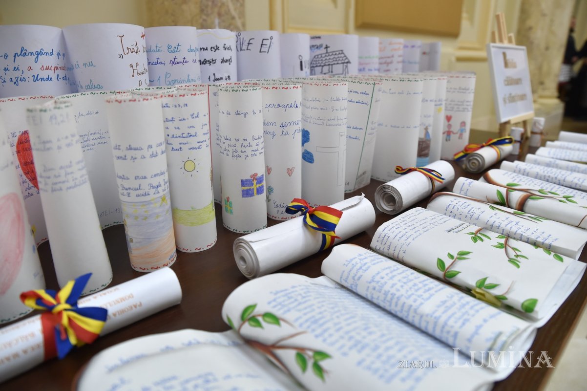 Vernisajul expoziției „Biblia călătoare și sfințitoare” la Palatul Patriarhiei 215937