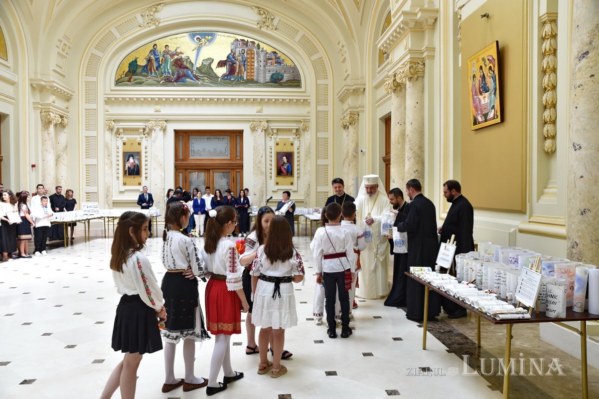Vernisajul expoziției „Biblia călătoare și sfințitoare” la Palatul Patriarhiei 215962