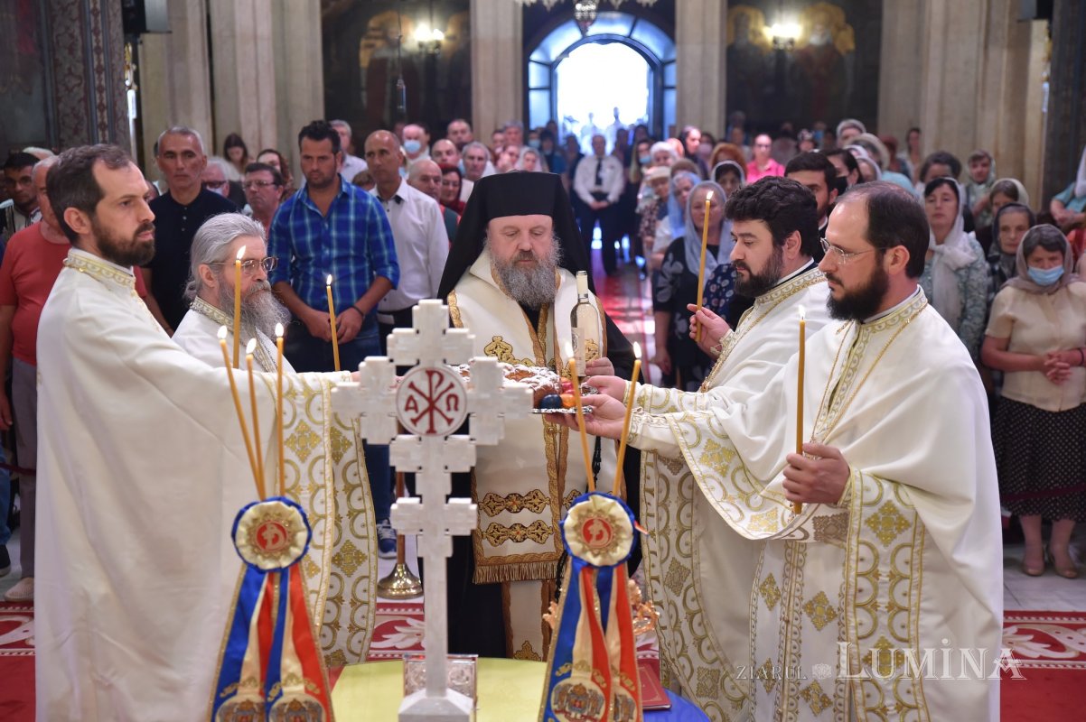 Pomenirea eroilor români la Catedrala Patriarhală 216197