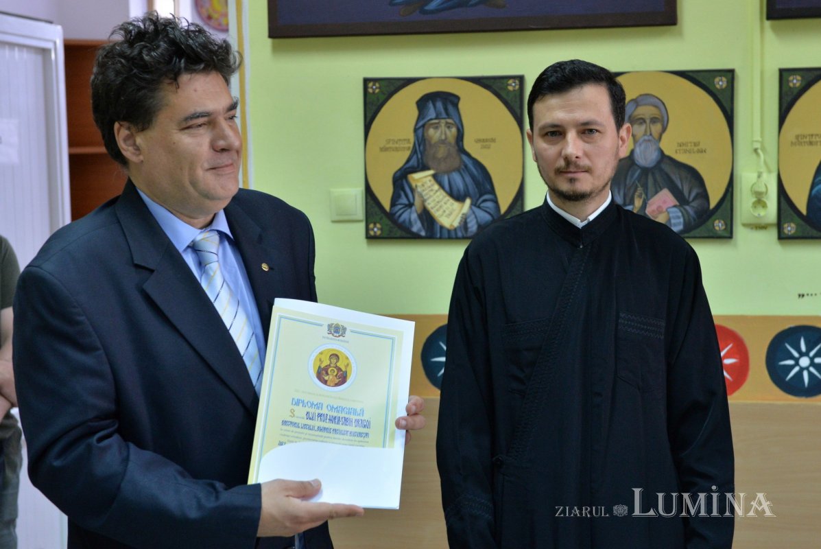 Binecuvântare pentru elevii unui liceu bucureștean 216330