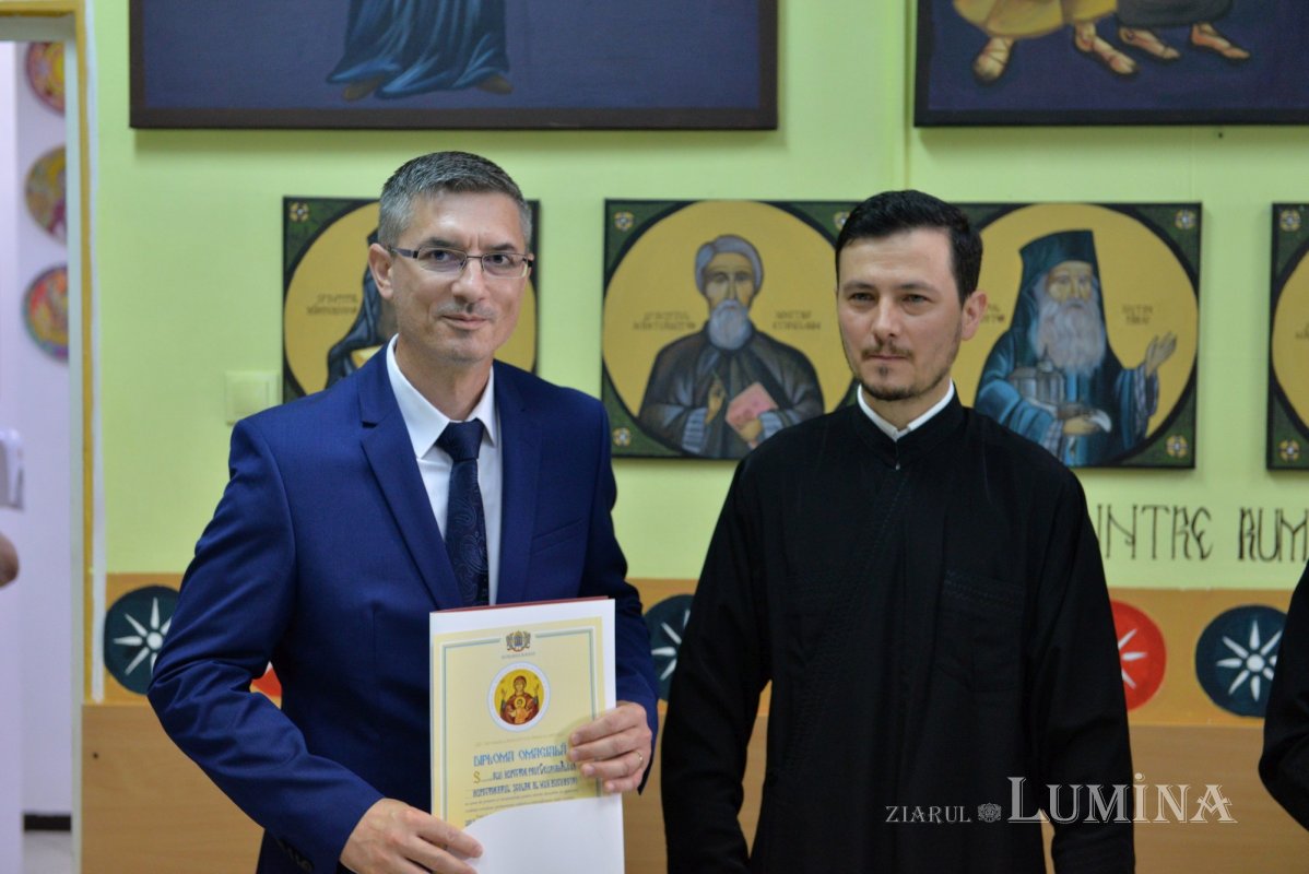 Binecuvântare pentru elevii unui liceu bucureștean 216331