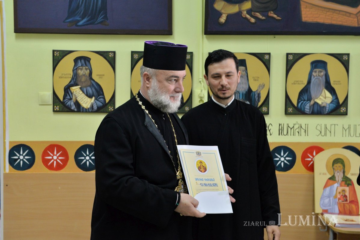 Binecuvântare pentru elevii unui liceu bucureștean 216333