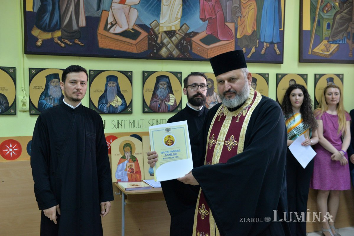 Binecuvântare pentru elevii unui liceu bucureștean 216334