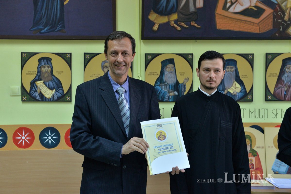 Binecuvântare pentru elevii unui liceu bucureștean 216336