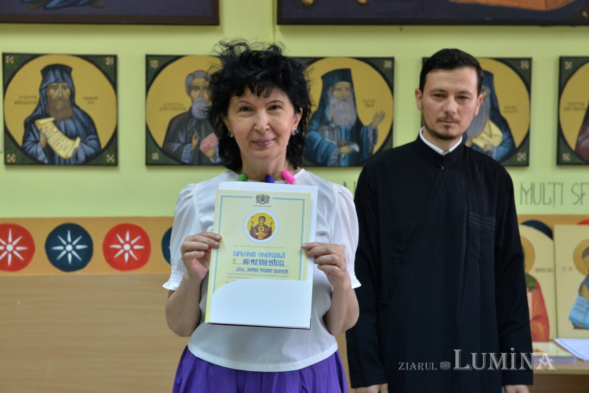 Binecuvântare pentru elevii unui liceu bucureștean 216337