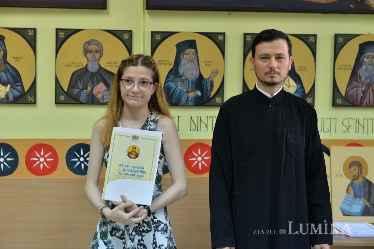 Binecuvântare pentru elevii unui liceu bucureștean 216338