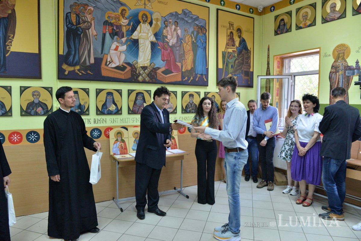 Binecuvântare pentru elevii unui liceu bucureștean 216339