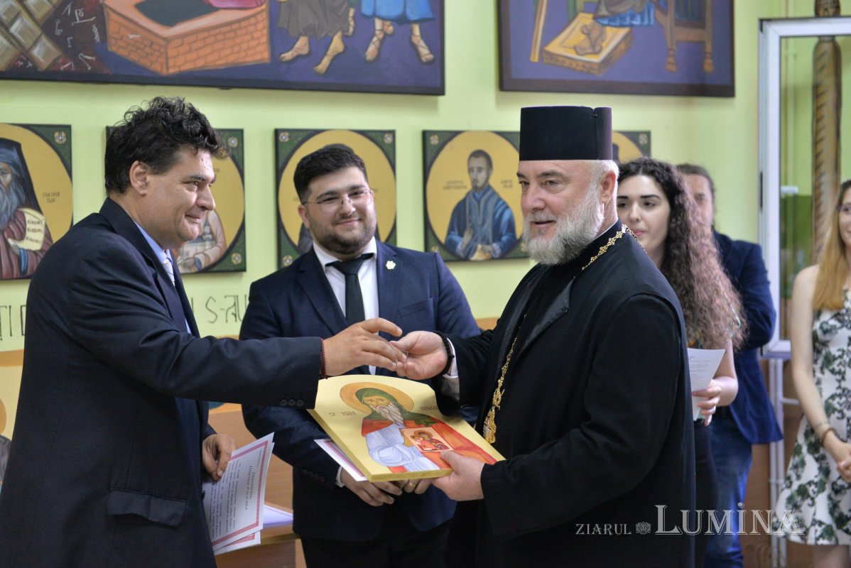 Binecuvântare pentru elevii unui liceu bucureștean 216341