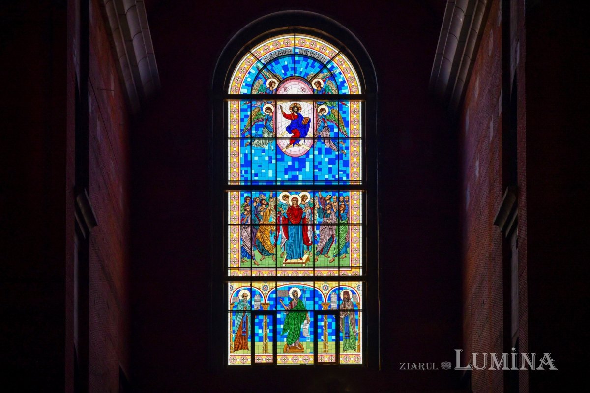 Cruce şi Înviere, suferinţă şi biruinţă în istoria poporului român 216418