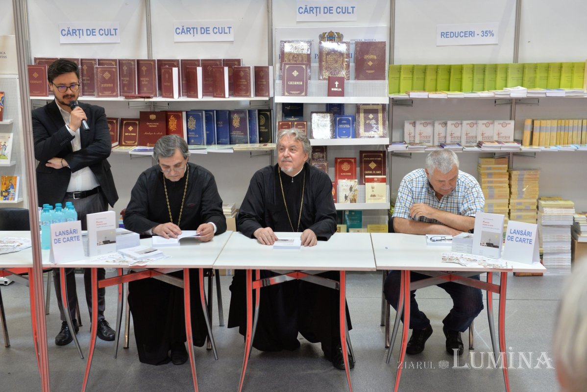 „Printre păsări şi crini. Cugetări creştine dintr-un veac grăbit”, un volum-îndemn spre căutarea bucuriilor credinţei 216374