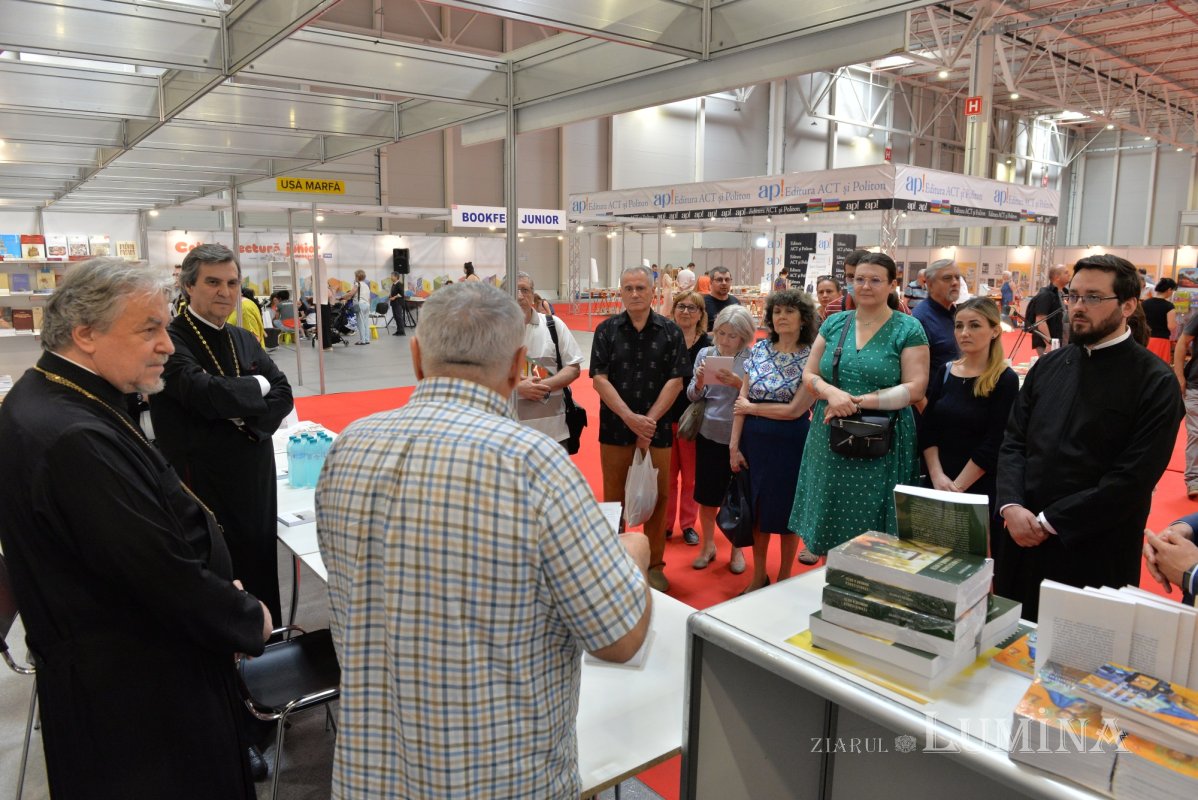 „Printre păsări şi crini. Cugetări creştine dintr-un veac grăbit”, un volum-îndemn spre căutarea bucuriilor credinţei 216377