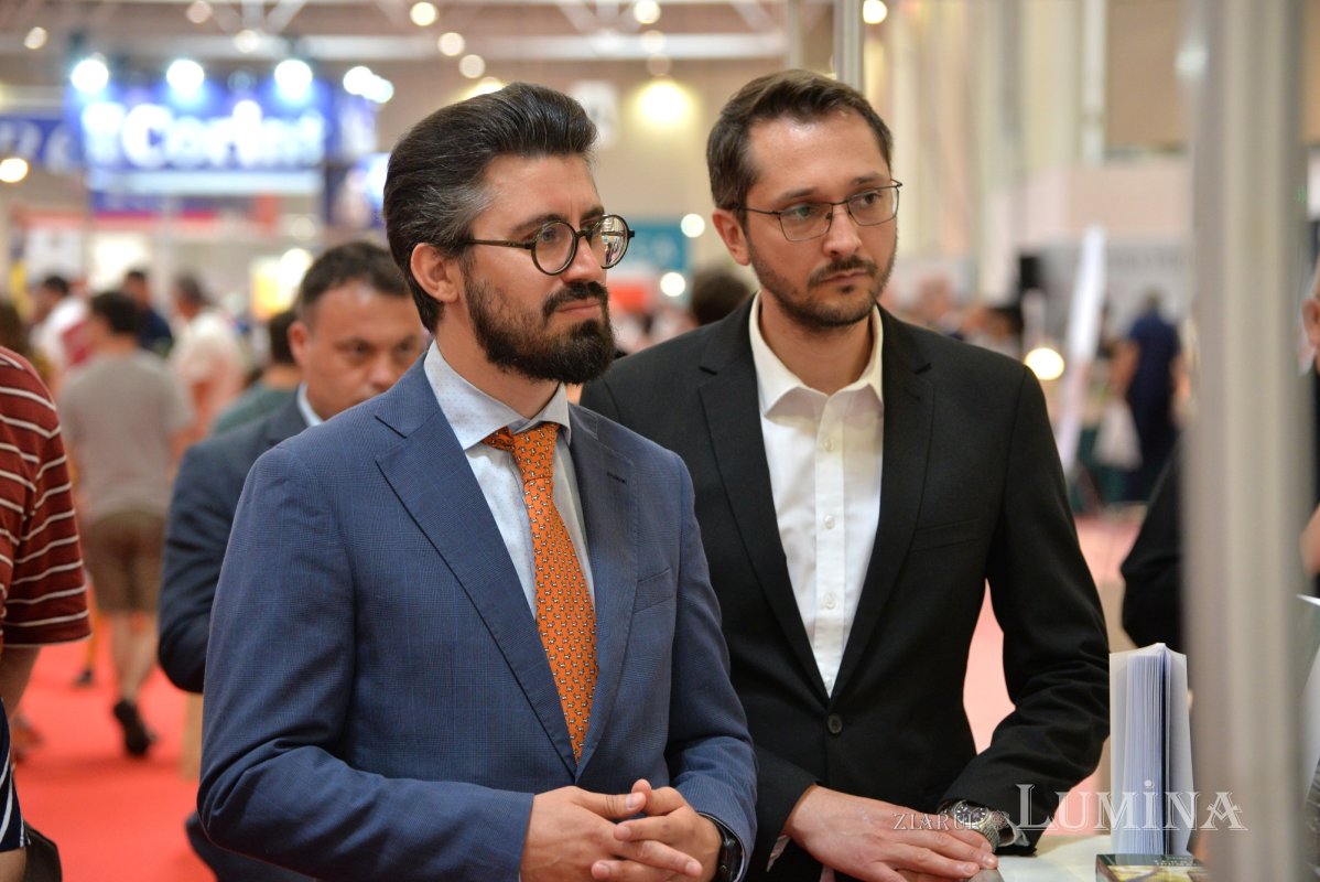 „Printre păsări şi crini. Cugetări creştine dintr-un veac grăbit”, un volum-îndemn spre căutarea bucuriilor credinţei 216381