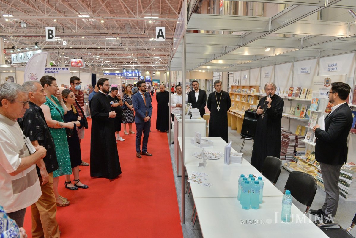 „Printre păsări şi crini. Cugetări creştine dintr-un veac grăbit”, un volum-îndemn spre căutarea bucuriilor credinţei 216388