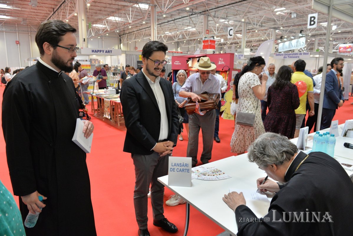 „Printre păsări şi crini. Cugetări creştine dintr-un veac grăbit”, un volum-îndemn spre căutarea bucuriilor credinţei 216390