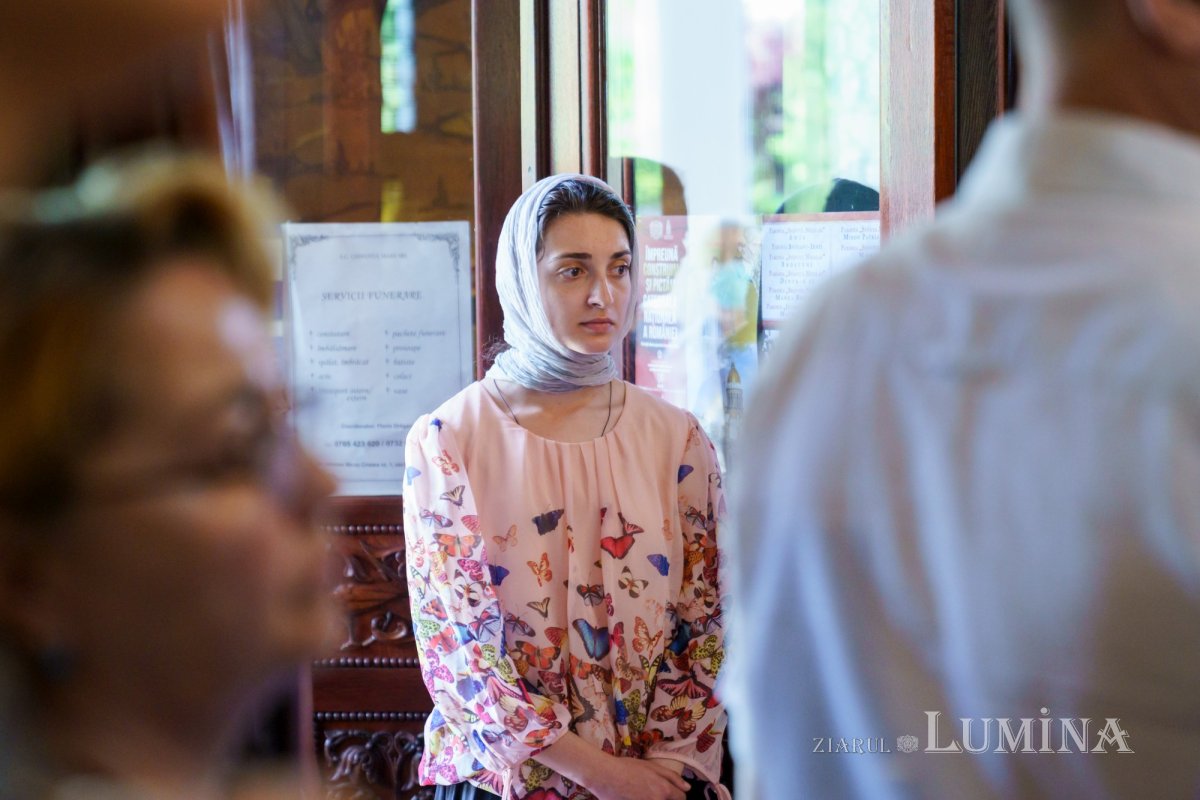 Slujire arhierească și hirotonii la Parohia Miron Patriarhul din București 216603