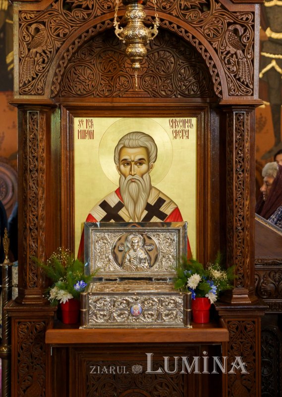 Slujire arhierească și hirotonii la Parohia Miron Patriarhul din București 216624