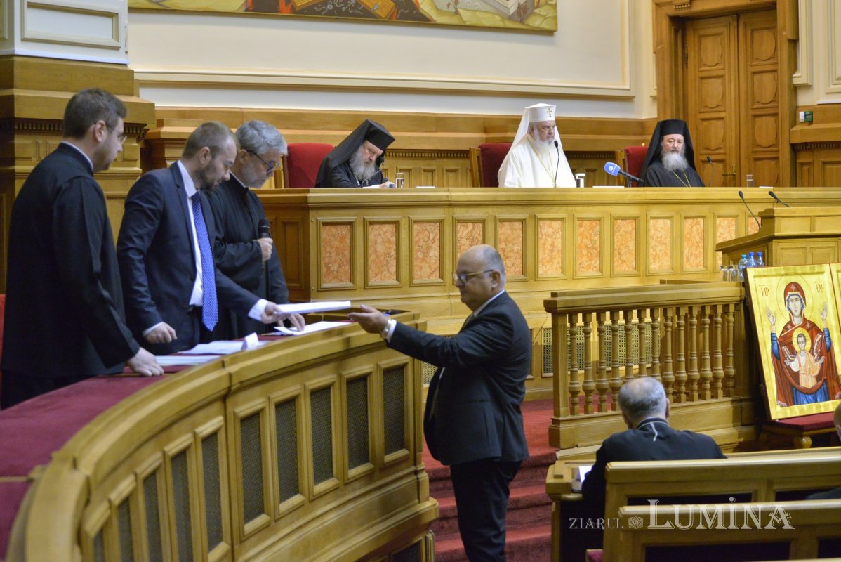 Ședința de constituire a noii Adunări eparhiale a Arhiepiscopiei Bucureștilor 216981