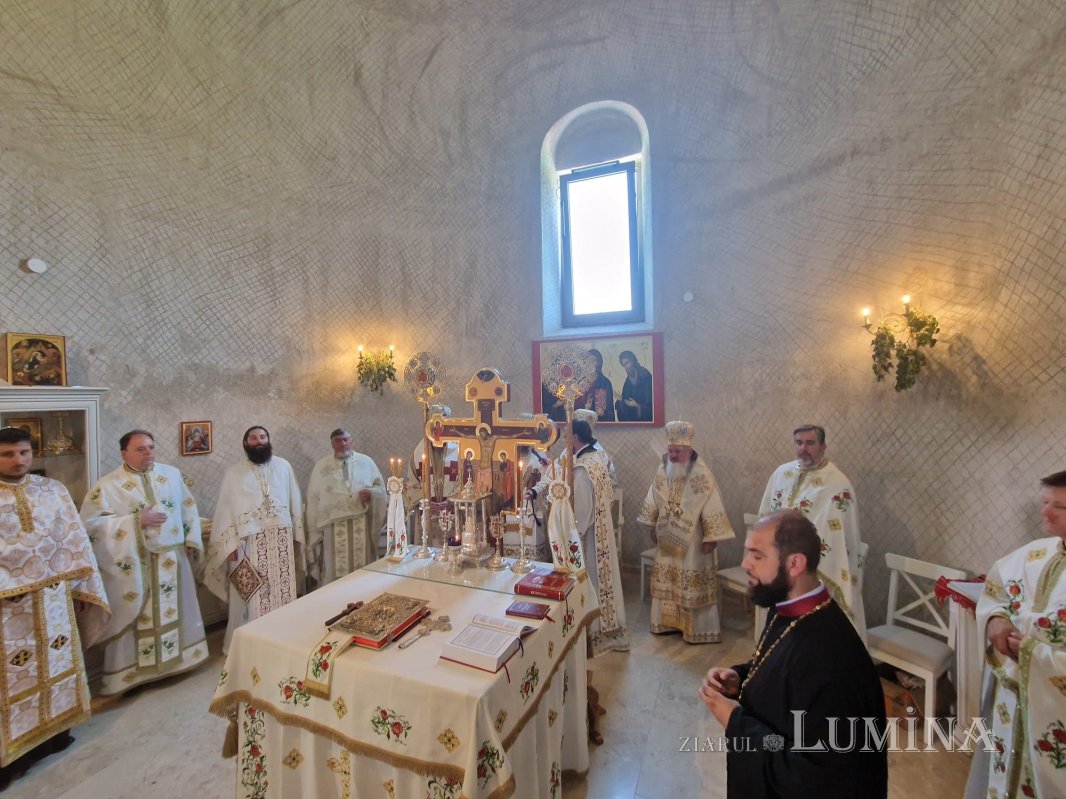 Hramul Parohiei „Pogorârea Sfântului Duh” din Viena 217129