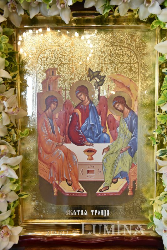 Veşmânt de har pentru biserica parohiei prahovene Bucov 217239