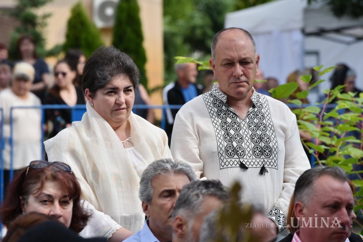 Veşmânt de har pentru biserica parohiei prahovene Bucov 217259