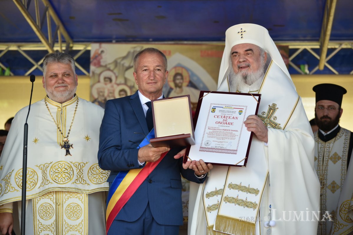 Veşmânt de har pentru biserica parohiei prahovene Bucov 217292