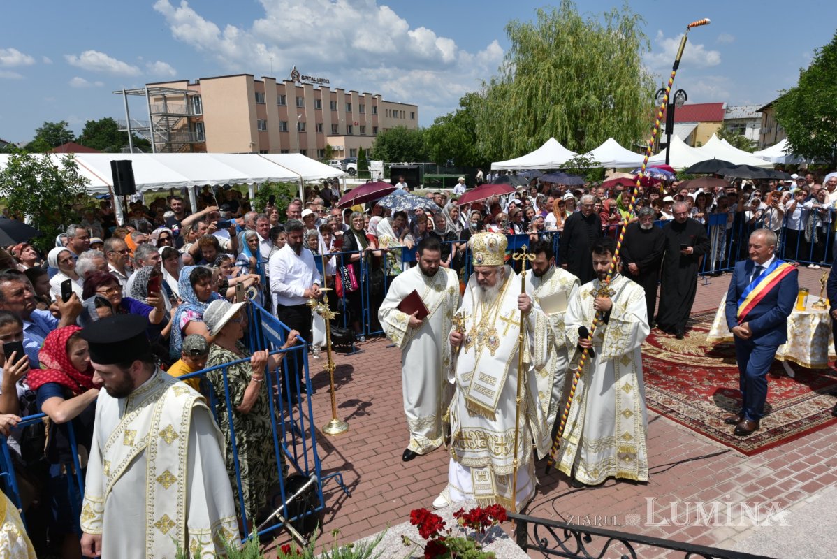 Veşmânt de har pentru biserica parohiei prahovene Bucov 217302