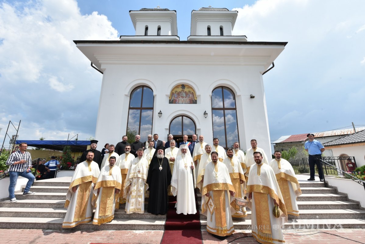 Veşmânt de har pentru biserica parohiei prahovene Bucov 217330