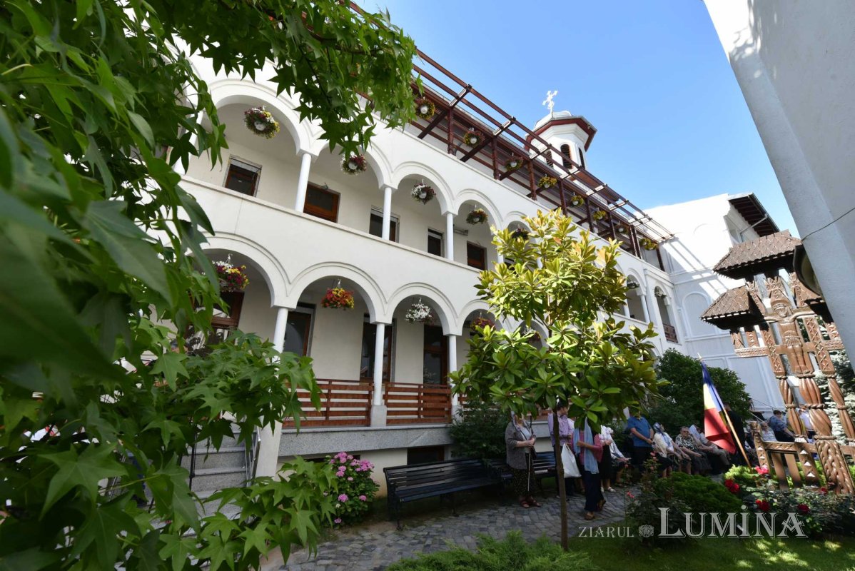 Binecuvântare și înnoire la Parohia Șerban Vodă din Capitală 217843