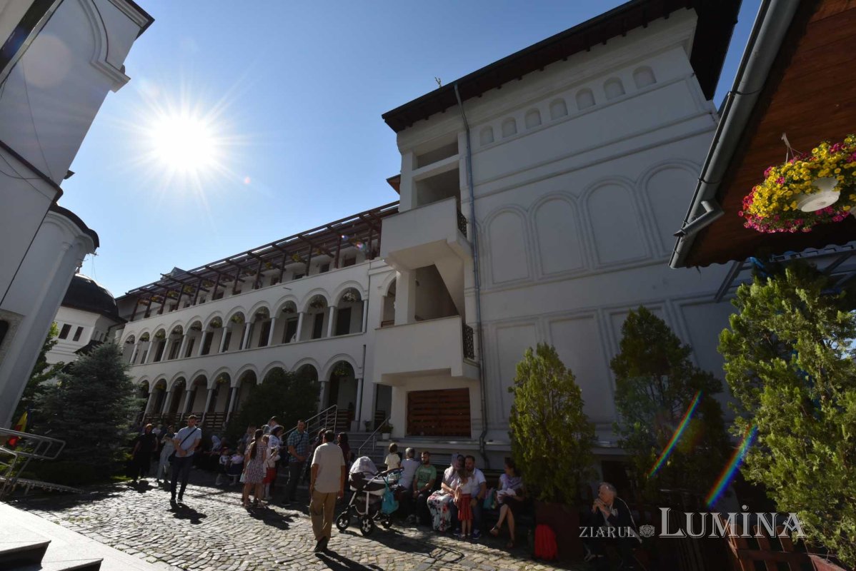 Binecuvântare și înnoire la Parohia Șerban Vodă din Capitală 217844