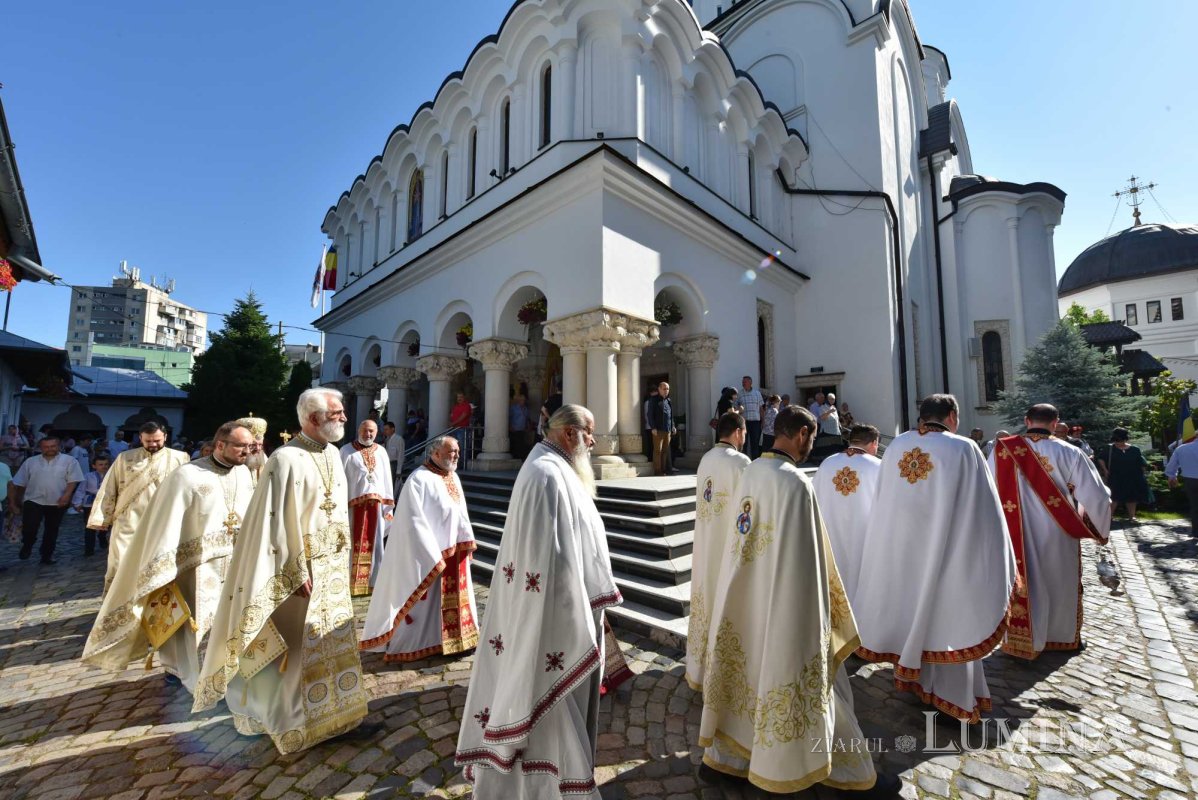 Binecuvântare și înnoire la Parohia Șerban Vodă din Capitală 217852