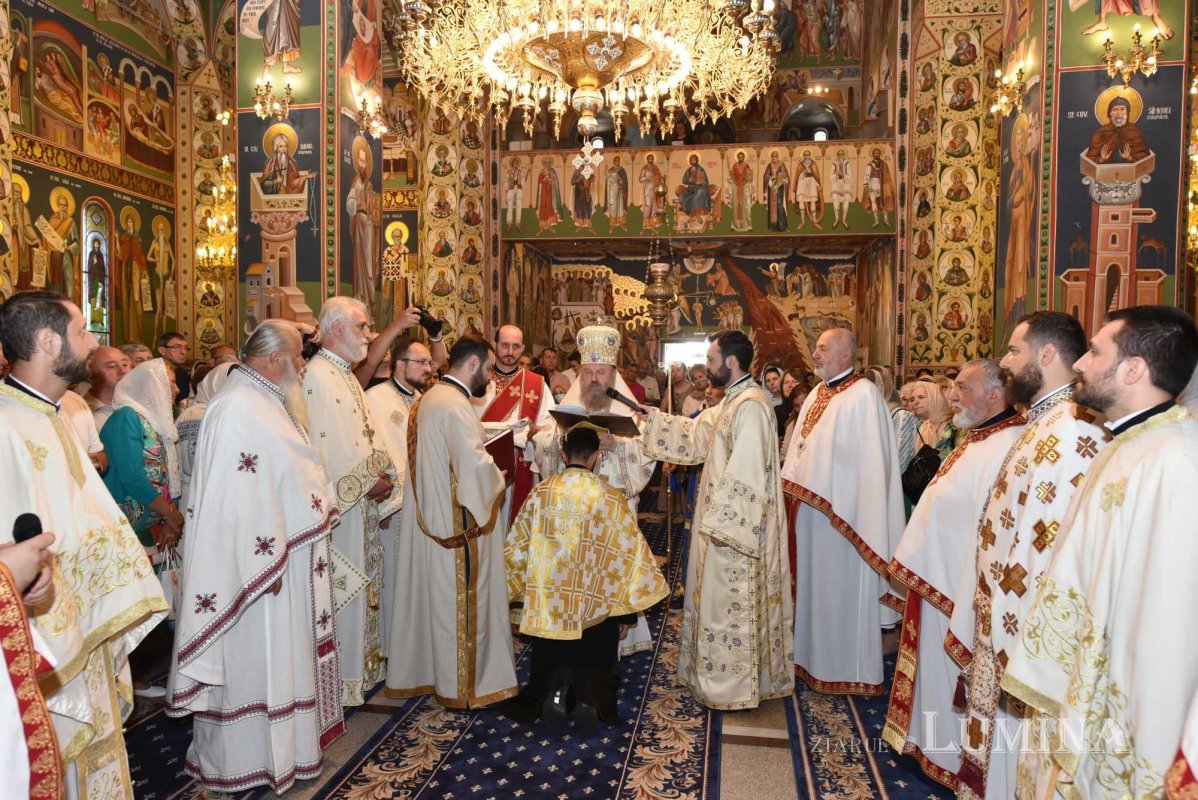 Binecuvântare și înnoire la Parohia Șerban Vodă din Capitală 217871