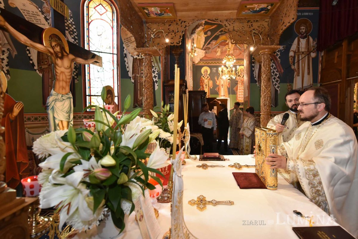 Binecuvântare și înnoire la Parohia Șerban Vodă din Capitală 217873