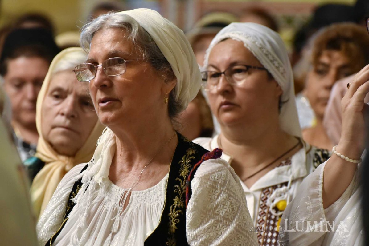 Binecuvântare și înnoire la Parohia Șerban Vodă din Capitală 217875